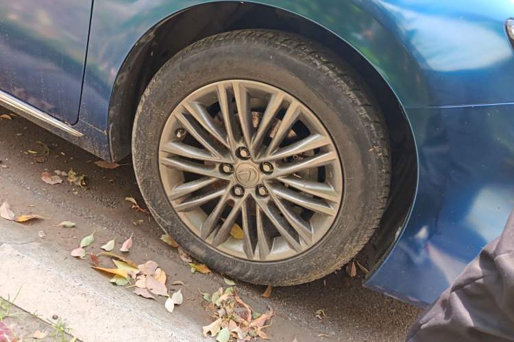 Used Lexus ES 2015 200 Elite Edition Right Front Wheel Hub