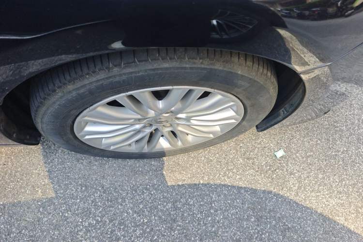 Used Lexus ES 2015 200 Elite Edition Right Front Wheel Hub