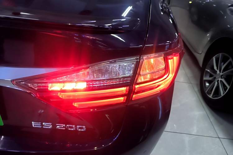 Used Lexus ES 2015 200 Elite Edition Right Rear Taillight