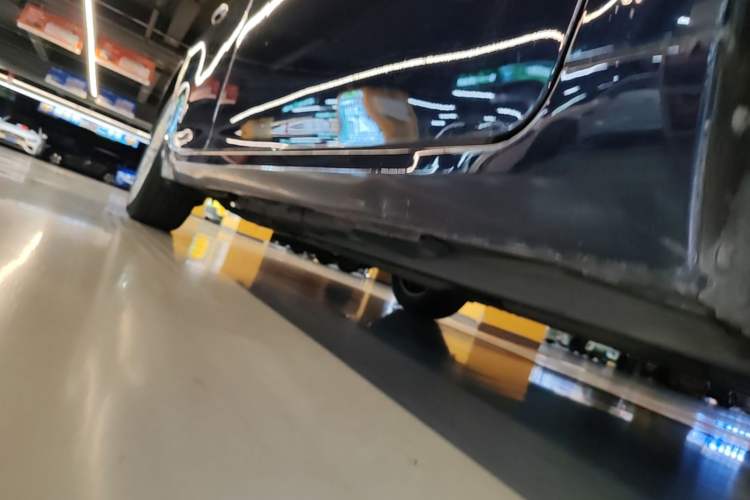Used Lexus ES 2015 200 Elite Edition Right Side Sill