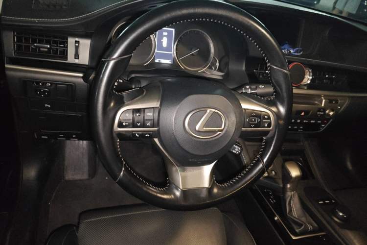 Used Lexus ES 2015 200 Elite Edition Steering Wheel