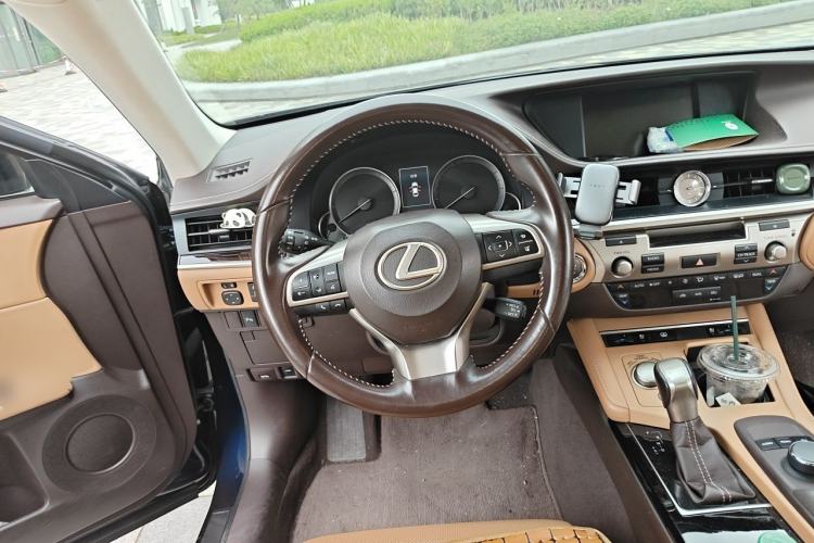Used Lexus ES 2015 250 Elegant Edition Steering Wheel