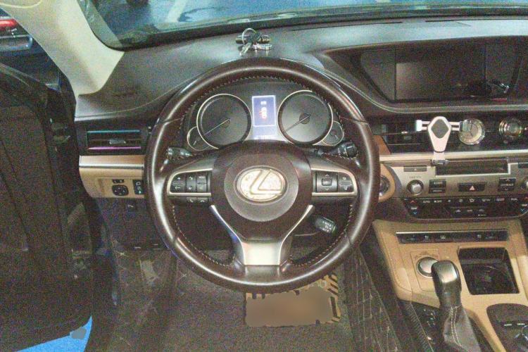 Used Lexus ES 2015 250 Elegant Edition Steering Wheel