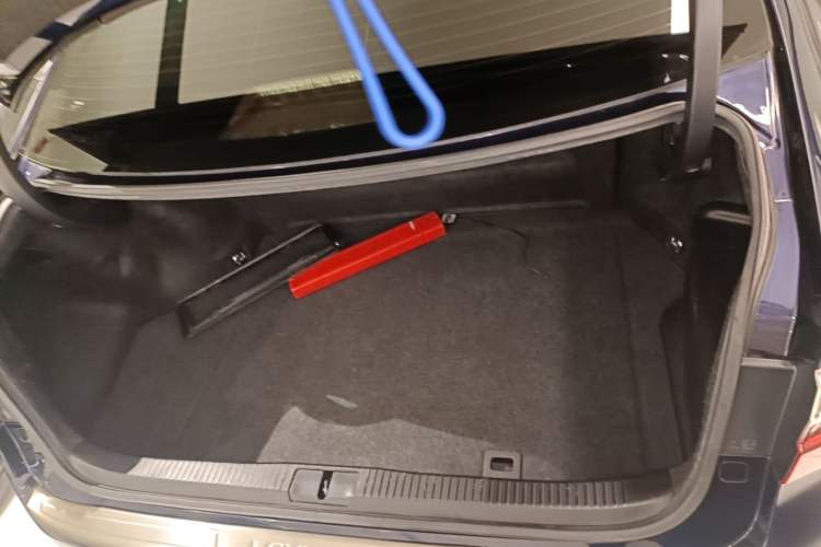 Used Lexus ES 2015 300h Comfort Edition Trunk