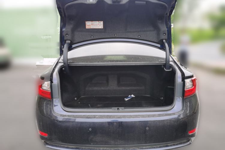 Used Lexus ES 2015 300h Luxury Edition Trunk