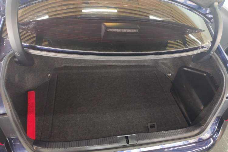 Used Lexus ES 2015 300h Comfort Edition Trunk