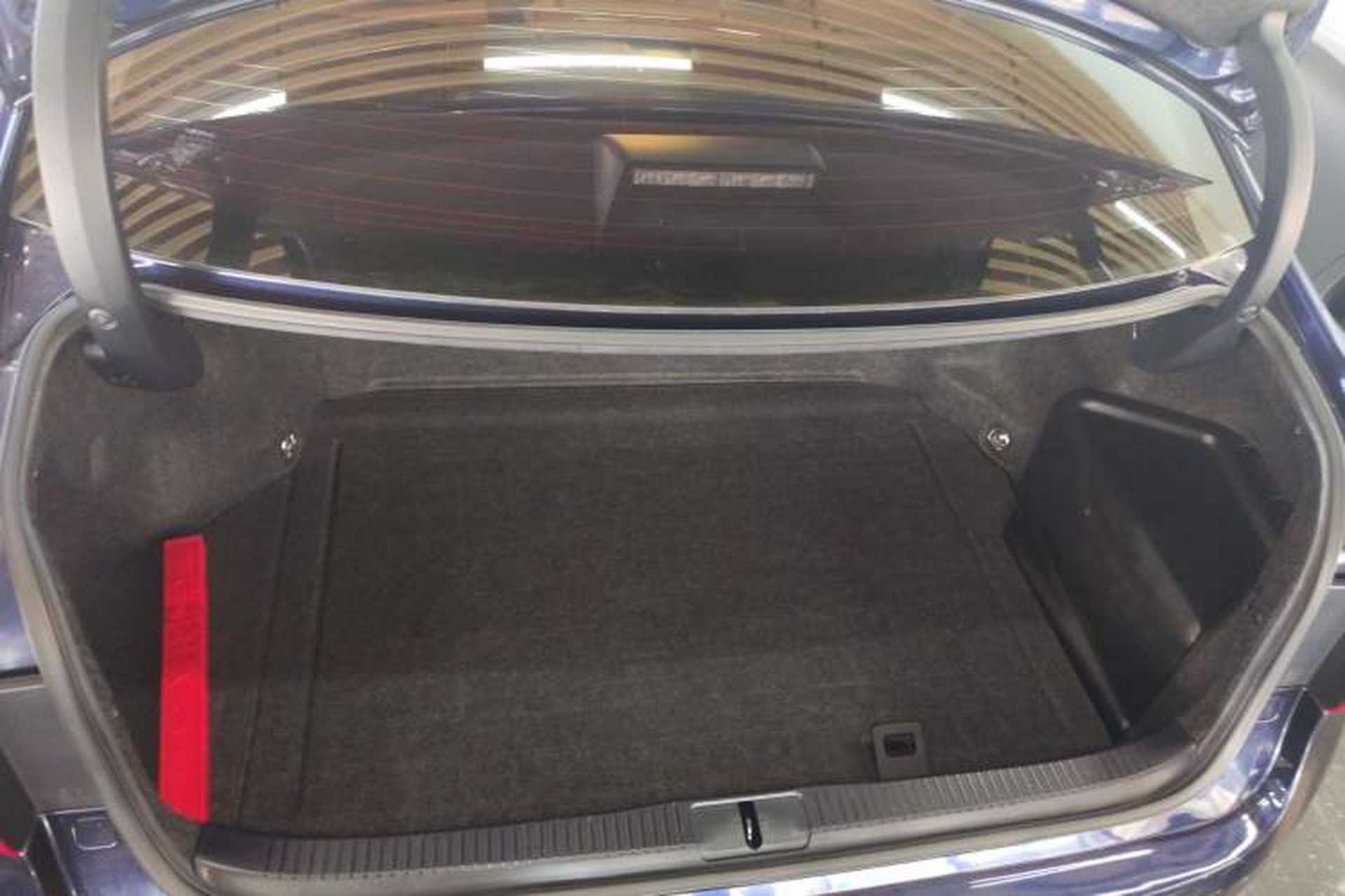 Used Lexus ES 2015 300h Comfort Edition Trunk