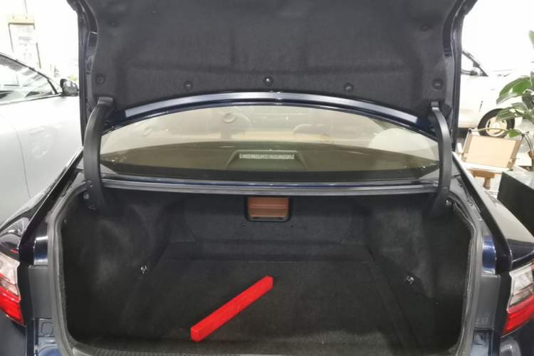Used Lexus ES 2015 200 Elite Edition Trunk