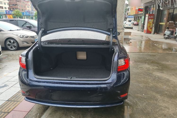 Used Lexus ES 2015 200 Elite Edition Trunk