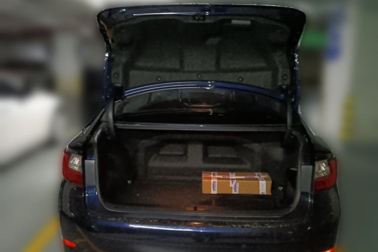 Used Lexus ES 2015 300h Comfort Edition Trunk