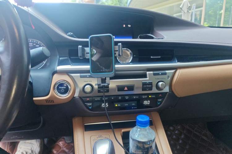 Used Lexus ES 2015 300h Comfort Edition Audio And AC Panel