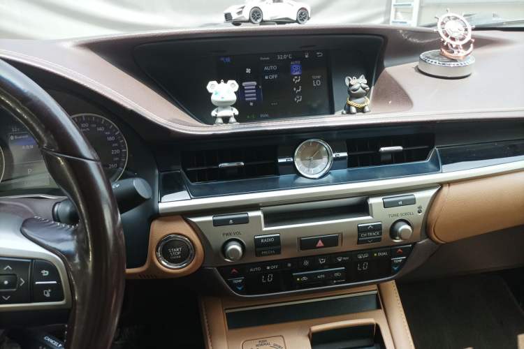 Used Lexus ES 2015 200 Elite Edition Audio And AC Panel