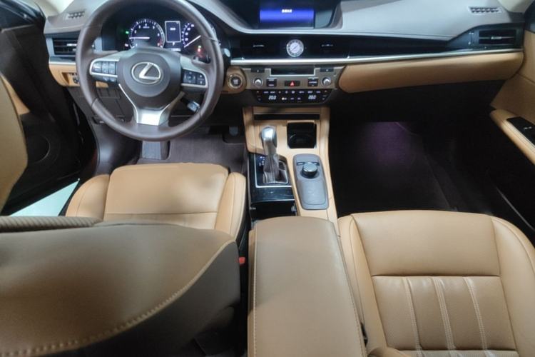 Used Lexus ES 2015 200 Elite Edition Center Console