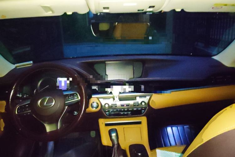 Used Lexus ES 2015 200 Elite Edition Center Console