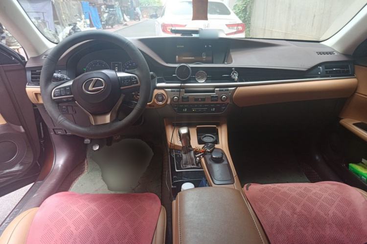 Used Lexus ES 2015 200 Elite Edition Center Console