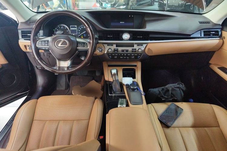Used Lexus ES 2015 200 Elite Edition Center Console