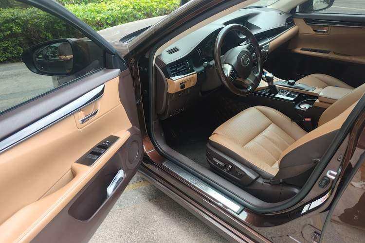 Used Lexus ES 2015 200 Elite Edition Driver Seat