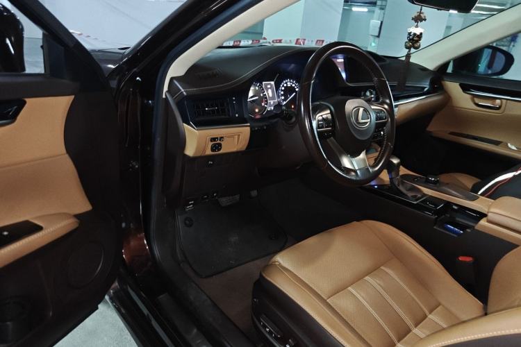 Used Lexus ES 2015 200 Elite Edition Driver Seat