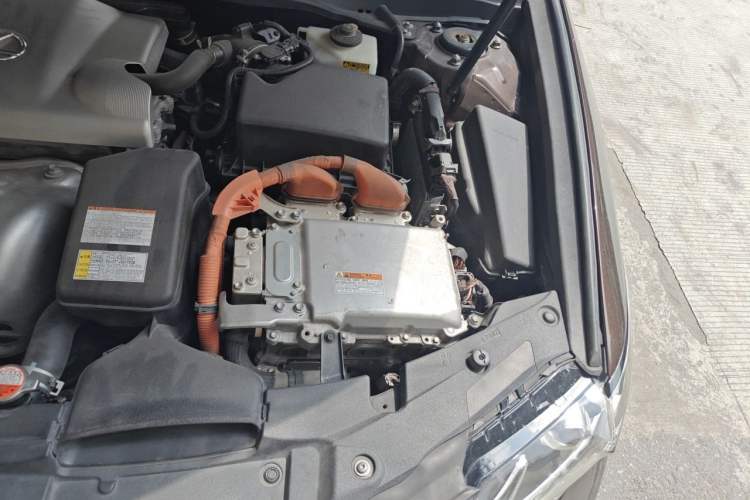Used Lexus ES 2015 300h Comfort Edition Engine Bay Left