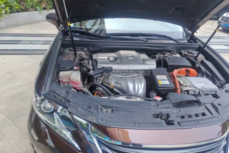 Used Lexus ES 2015 300h Comfort Edition Engine Bay Right