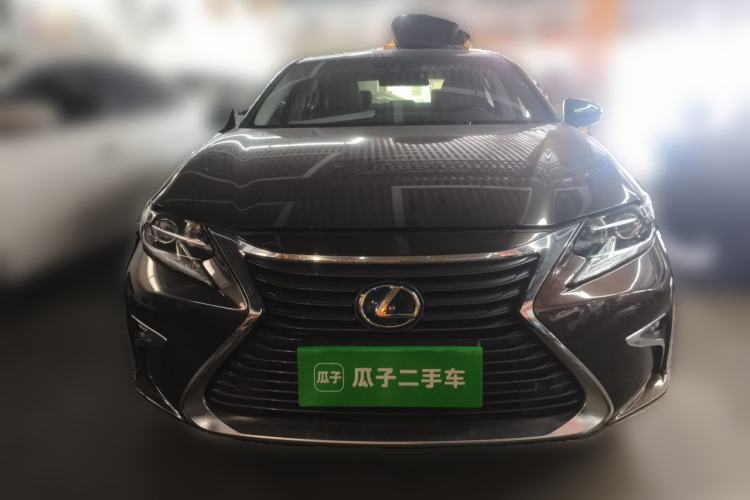 Used Lexus ES 2015 300h Comfort Edition Front