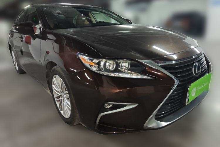 Used Lexus ES 2015 200 Elite Edition Front Right 45 Deg