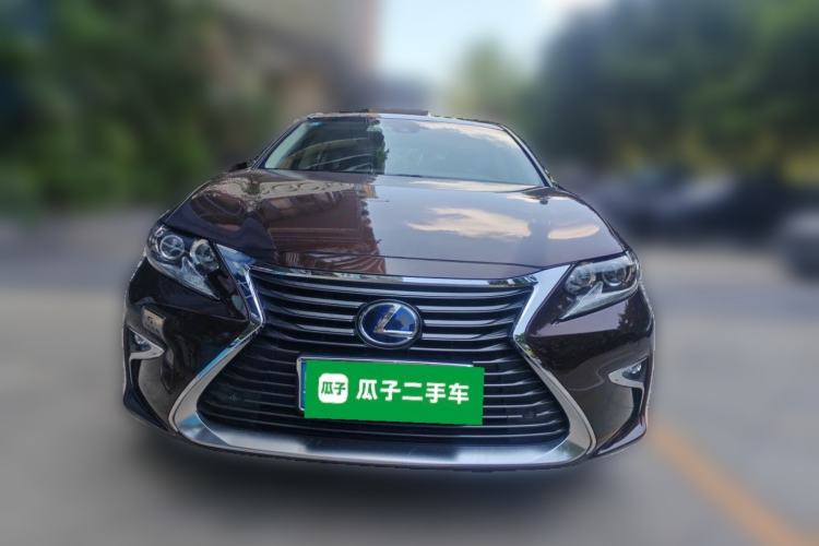 Used Lexus ES 2015 300h Comfort Edition Front