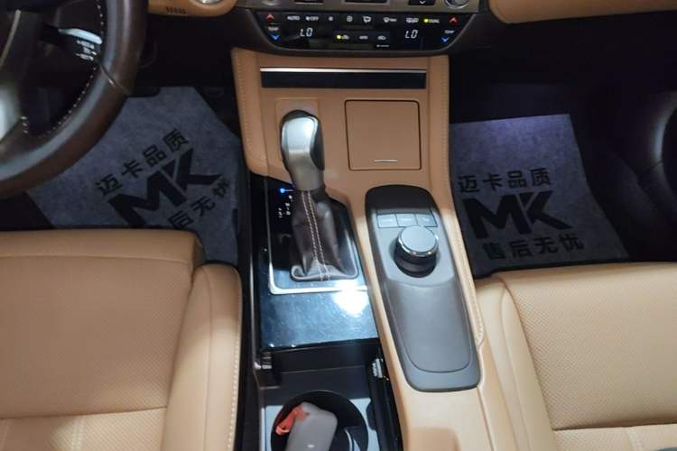 Used Lexus ES 2015 200 Elite Edition Gear Lever
