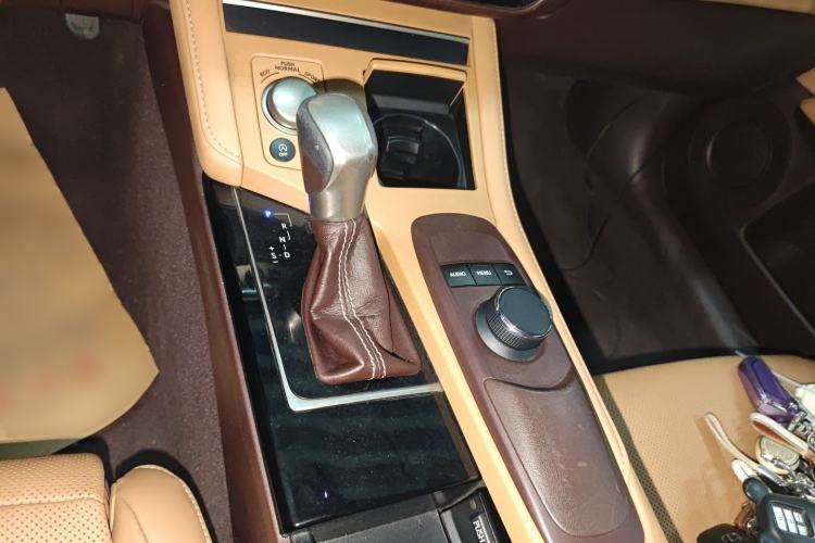 Used Lexus ES 2015 200 Elite Edition Gear Lever