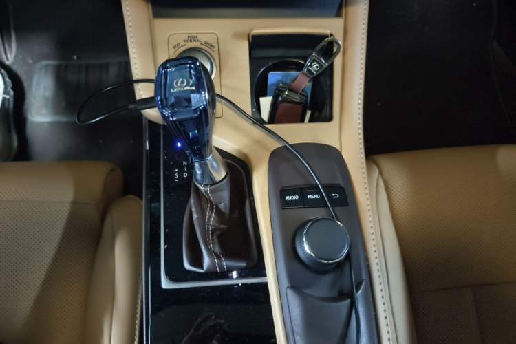 Used Lexus ES 2015 200 Elite Edition Gear Lever