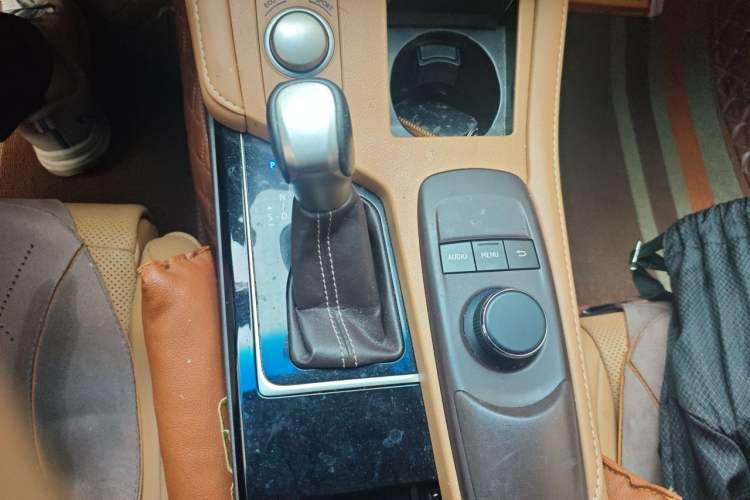 Used Lexus ES 2015 200 Comfort Edition Gear Lever
