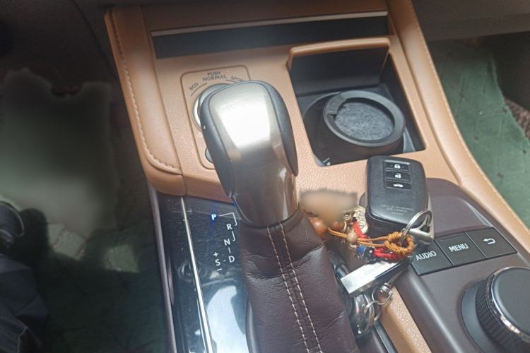 Used Lexus ES 2015 200 Elite Edition Gear Lever