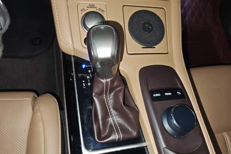 Used Lexus ES 2015 200 Elite Edition Gear Lever