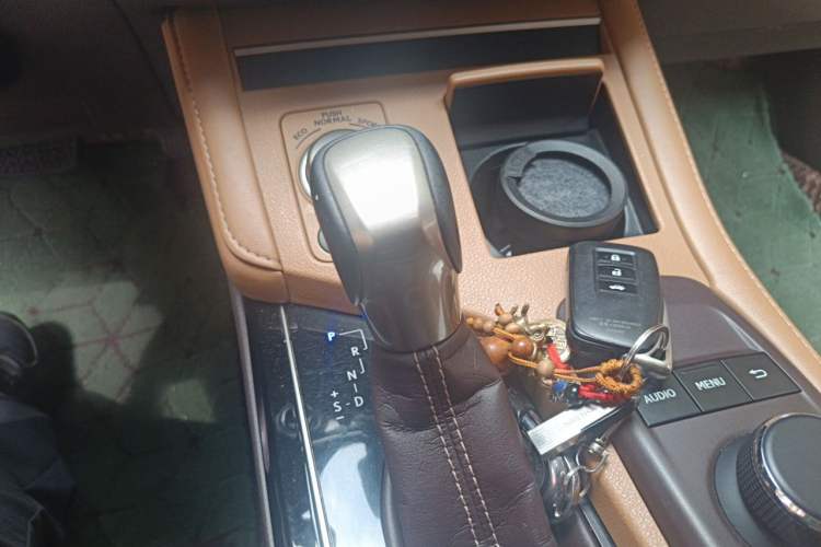 Used Lexus ES 2015 200 Elite Edition Gear Lever
