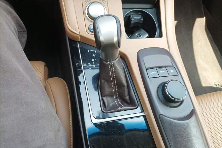 Used Lexus ES 2015 200 Elite Edition Gear Lever