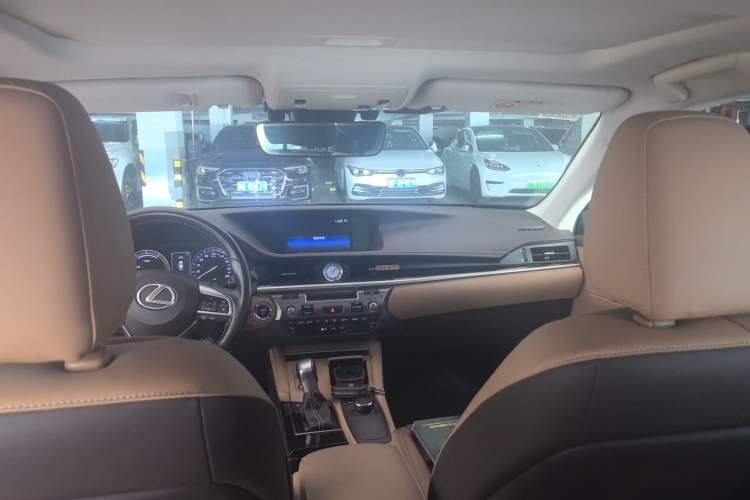 Used Lexus ES 2015 300h Comfort Edition Headliner