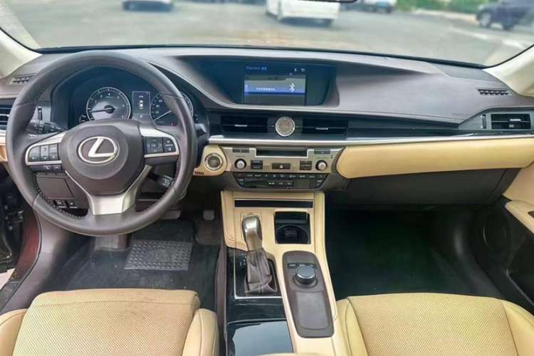 Used Lexus ES 2015 200 Elite Edition Interior 1