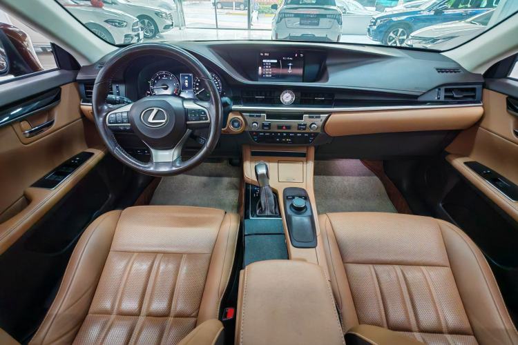Used Lexus ES 2015 200 Elite Edition Interior 2