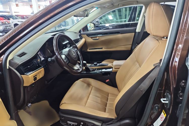 Used Lexus ES 2015 200 Elite Edition Interior 2