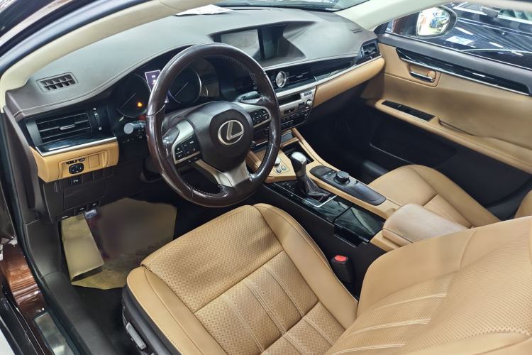 Used Lexus ES 2015 200 Elite Edition Interior 3