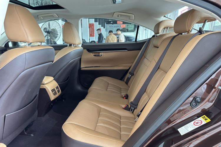 Used Lexus ES 2015 200 Elite Edition Interior 3