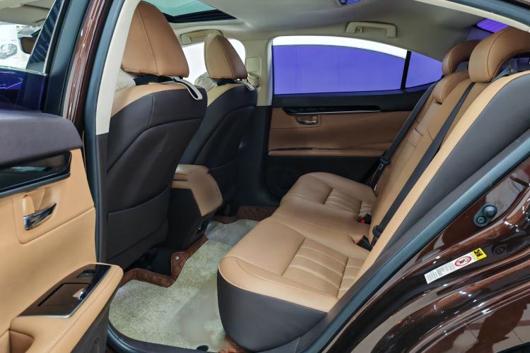 Used Lexus ES 2015 200 Elite Edition Interior 4