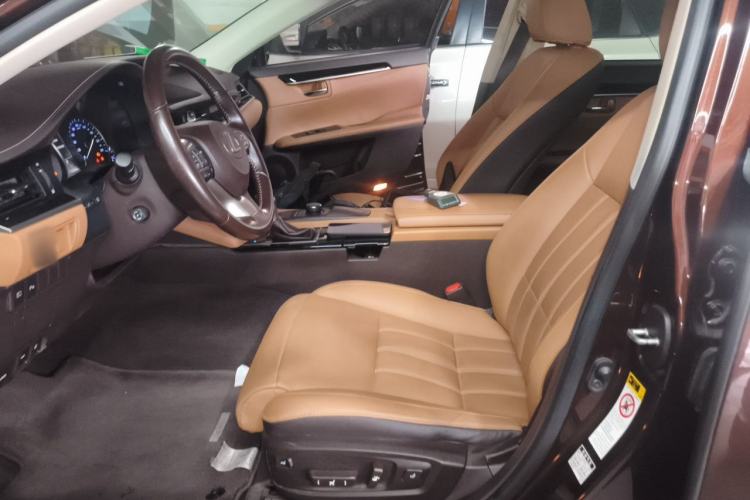 Used Lexus ES 2015 300h Comfort Edition Left Front Seat