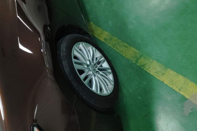 Used Lexus ES 2015 200 Elite Edition Left Front Wheel Hub
