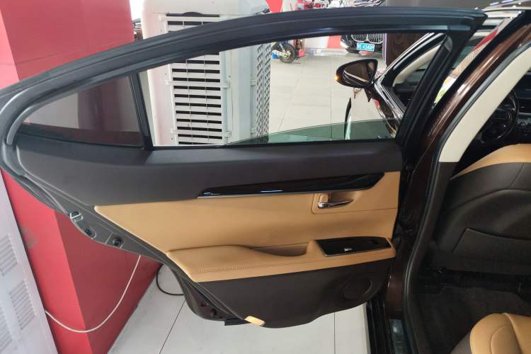 Used Lexus ES 2015 200 Elite Edition Left Rear Door Interior