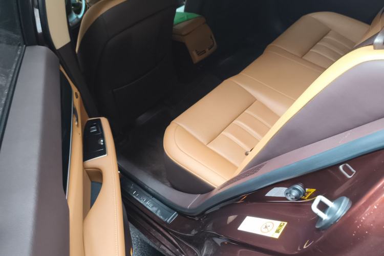 Used Lexus ES 2015 300h Comfort Edition Left Rear Seat