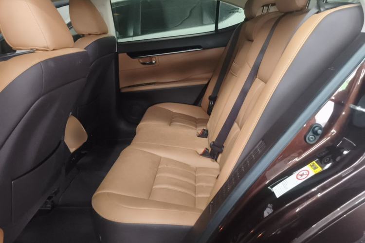 Used Lexus ES 2015 300h Comfort Edition Left Rear Seat