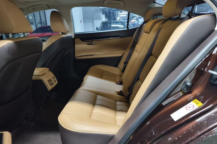 Used Lexus ES 2015 200 Elite Edition Left Rear Seat