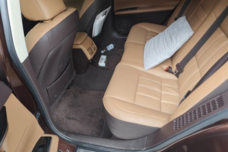 Used Lexus ES 2015 300h Comfort Edition Left Rear Seat