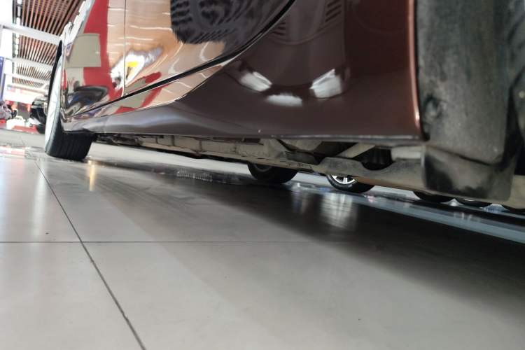 Used Lexus ES 2015 200 Elite Edition Left Side Sill